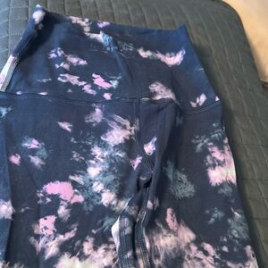 Lululemon leggings cute pink cloud print. Sz 2 like new!